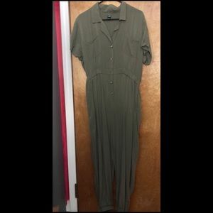 WILD FABLE  short sleeve button jumpsuit